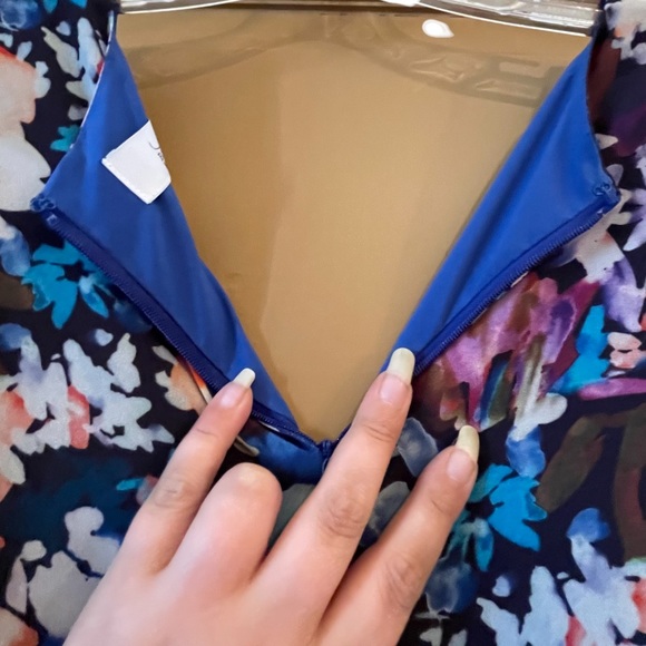 BELLE BADGLEY MISCHKA BLUE PURPLE MULTICOLOR FLORAL V-NECK MINI DRESS - Picture 12 of 16